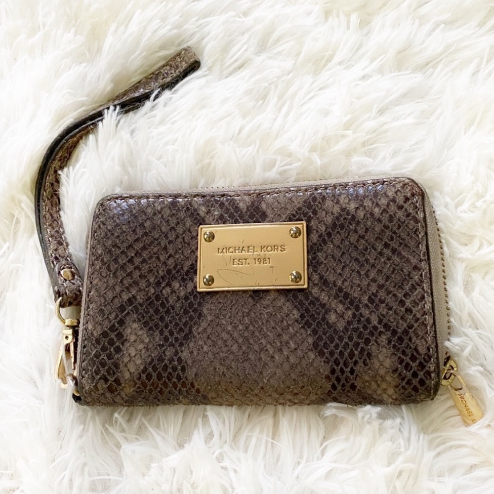 Michael Kors wristlet